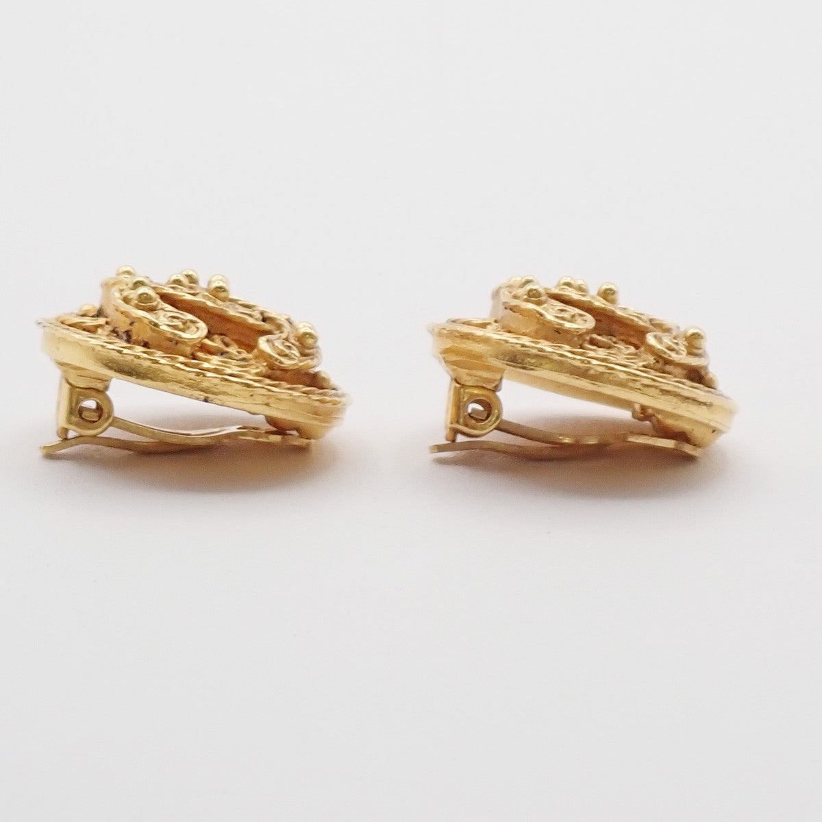 CHANEL CC Logo Round Button Earrings 04A Clip-On Gold GHW France 84RF848