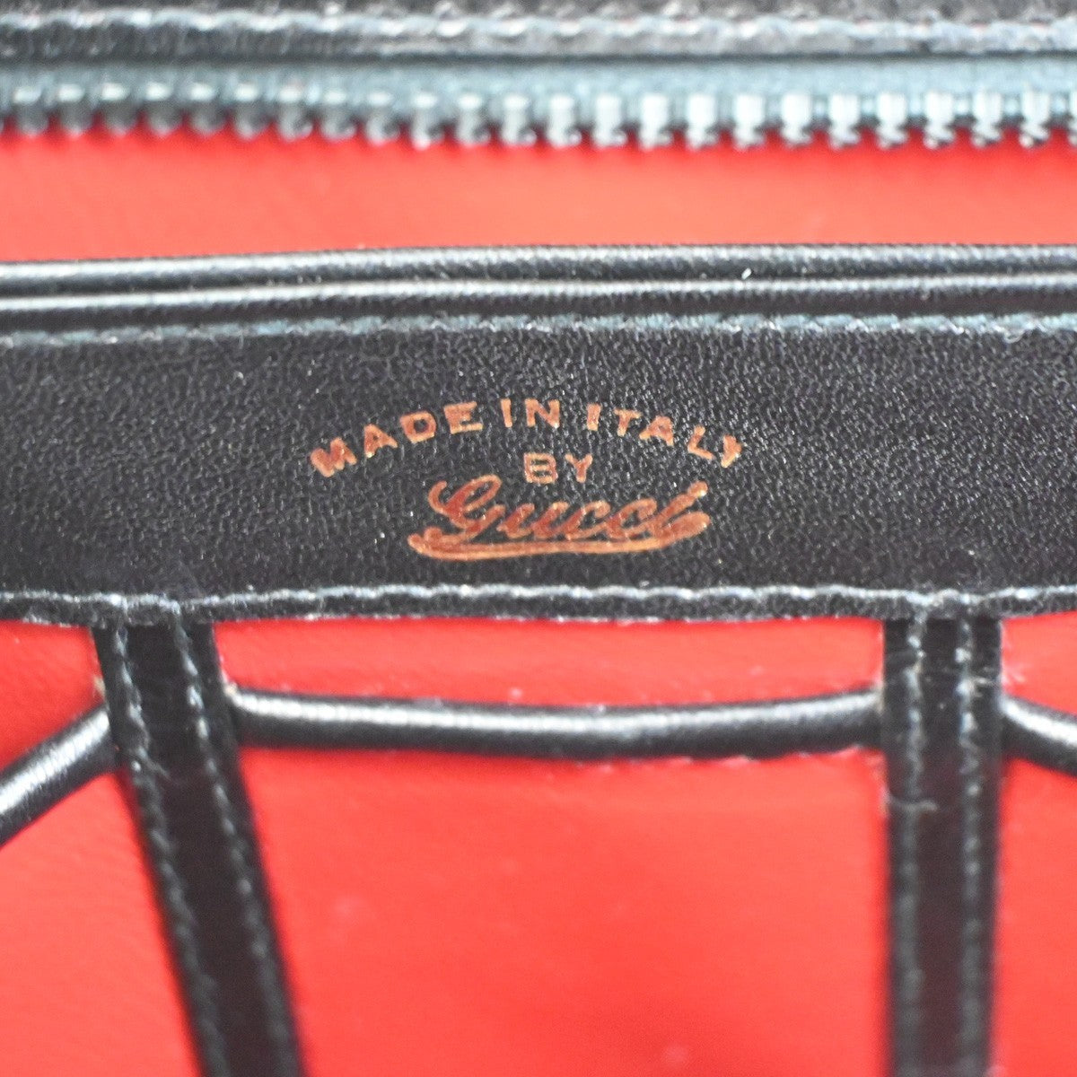 GUCCI CC Logo Shoulder Hand Bag Turn Lock Leather Black Red GHW Italy 16ZA307