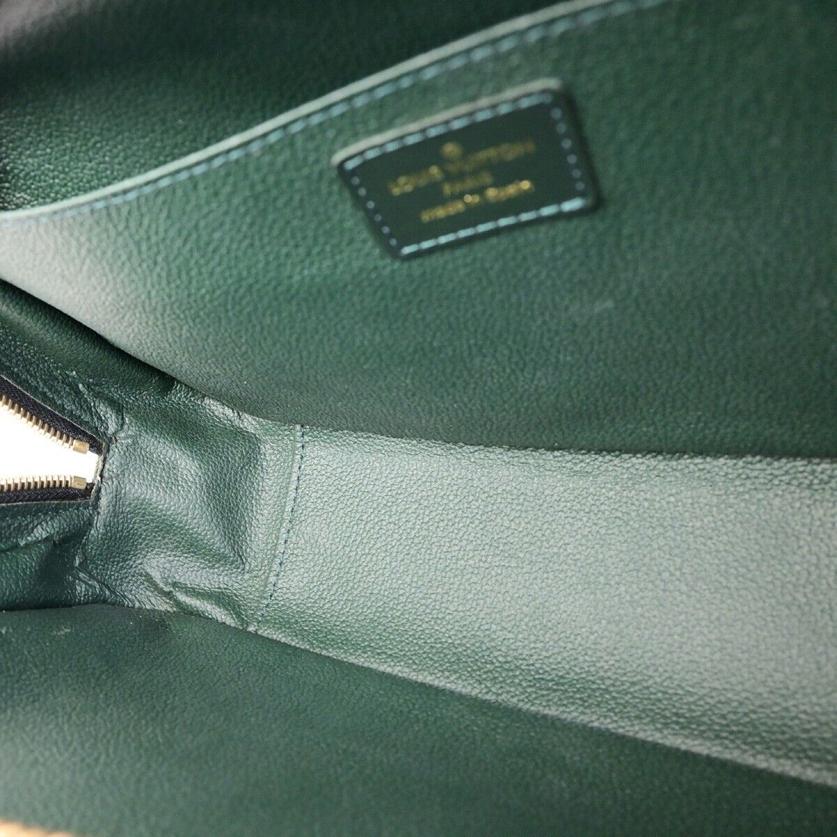 LOUIS VUITTON Trousse toilette GM Pouch Bag Taiga Leather Green M30214 67FB394