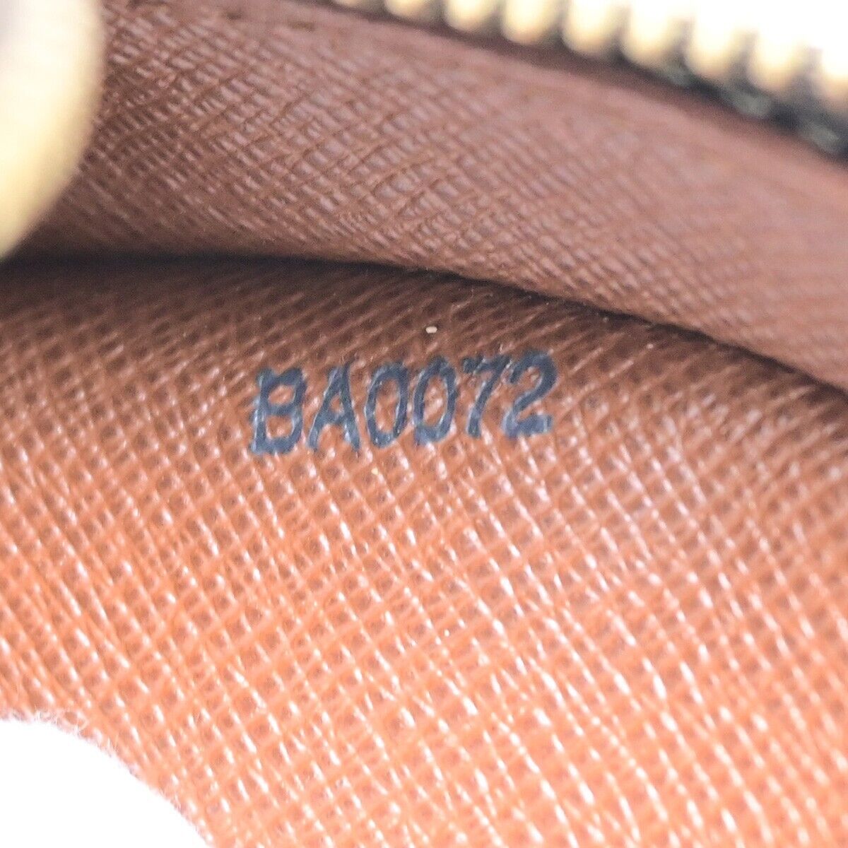 LOUIS VUITTON Blois Crossbody Shoulder Bag Monogram Leather Brown M51221 75FA672