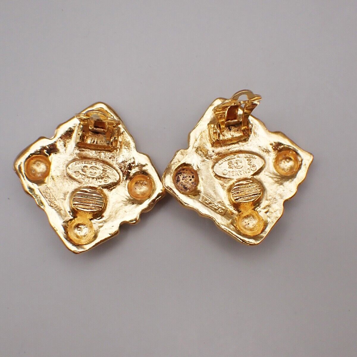 CHANEL CC Diamond Shape Pearl Button Earrings 23 Clip-On Gold Vintage 30RL066