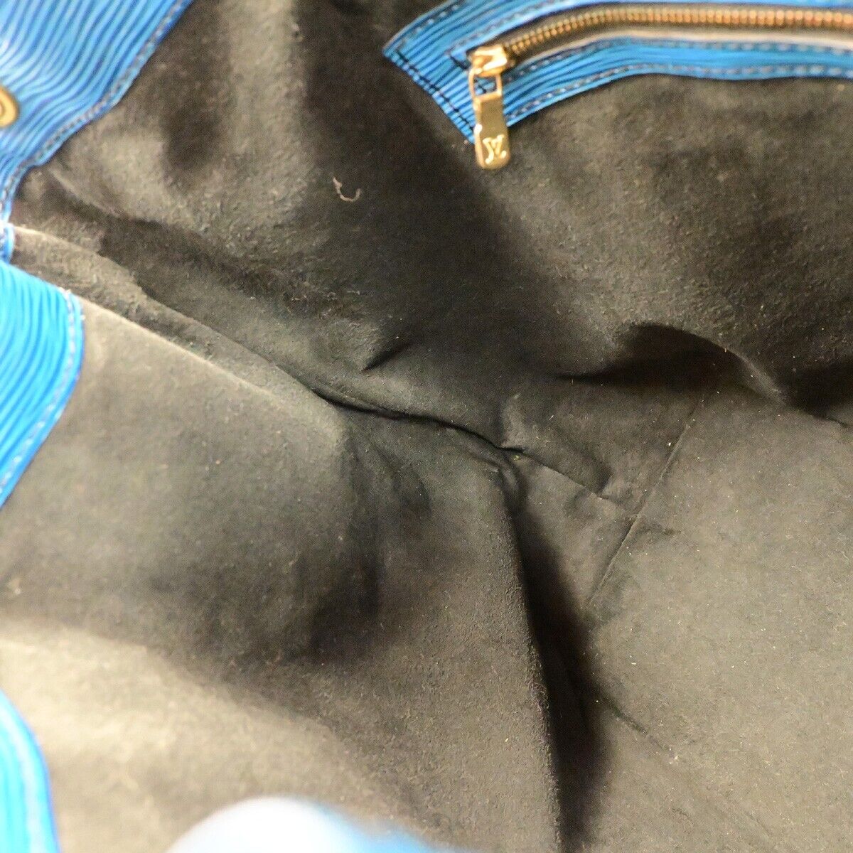 LOUIS VUITTON Noe GM Drawstring Shoulder Bag Epi Leather Blue M44005 65ED948