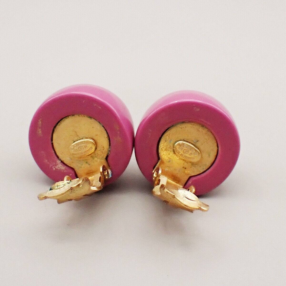 CHANEL CC Logo Button Earrings 01P Clip-On Plastic Pink GHW Vintage 33RK796