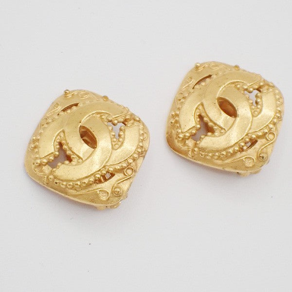 CHANEL CC Diamond Shape Button Earrings 96 AClip-On Gold GHW Vintage 83RL871