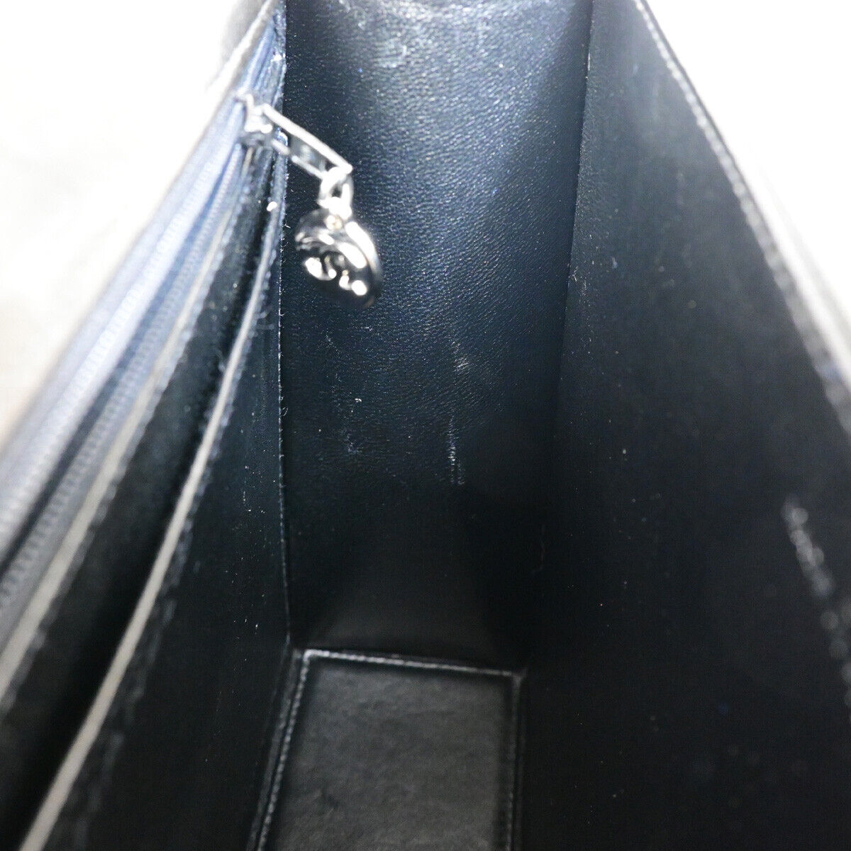CHANEL CC Logo Chain Hand Bag Patent Leather Black SHW France Vintage 660RJ868