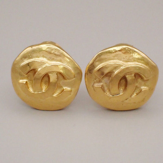 CHANEL CC Logo Button Earrings 95A Clip-On Gold France Vintage 34RK706
