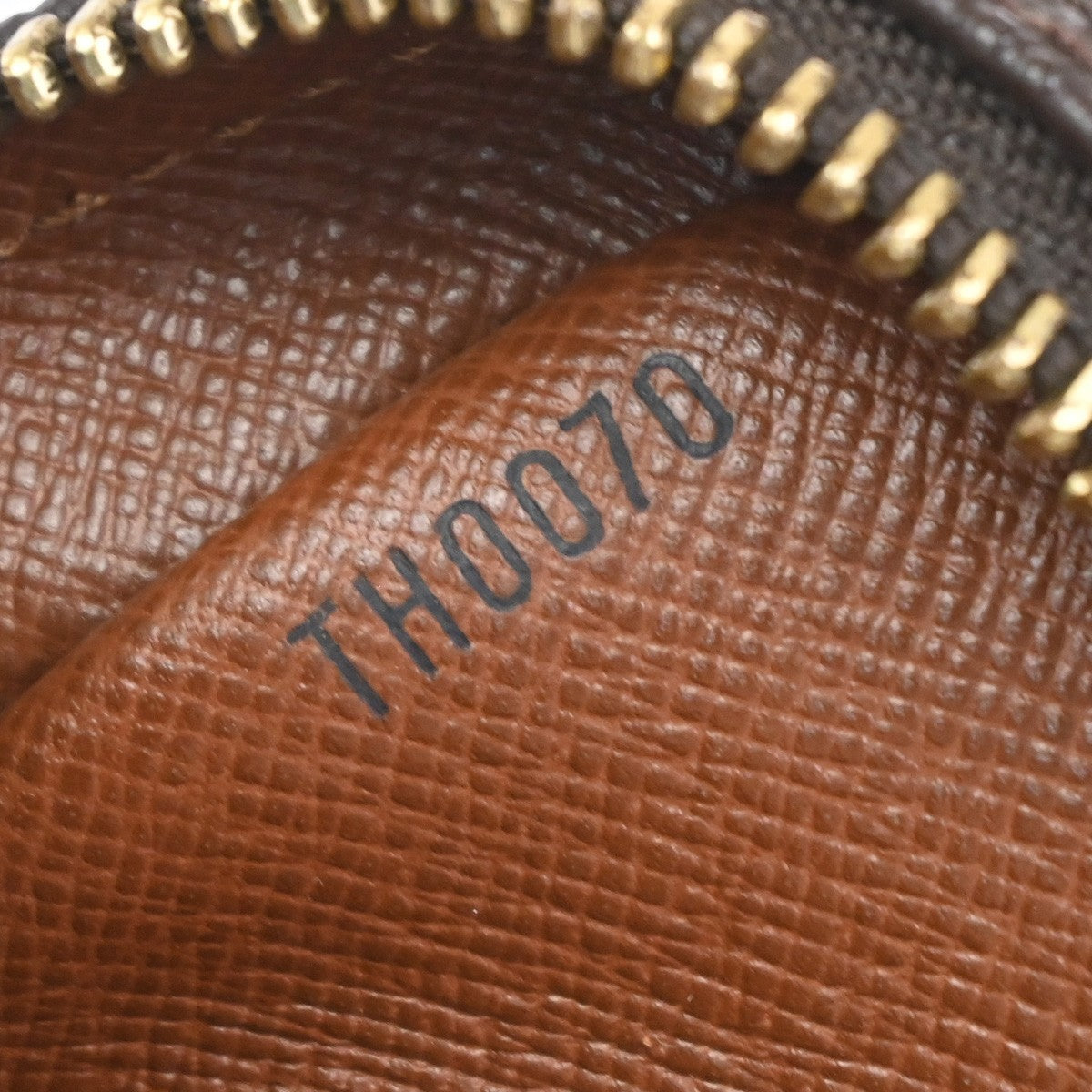 LOUIS VUITTON Amazon Crossbody Shoulder Bag Monogram Leather BN M45236 86YH932