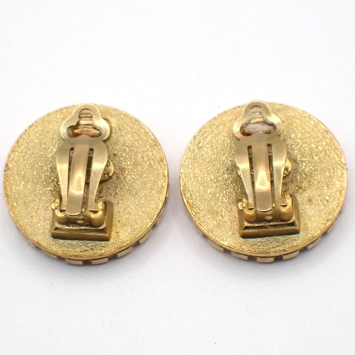CHANEL CC Logo Round Button Earrings 95P Clip-On Gold GHW France Vintage 67RL677