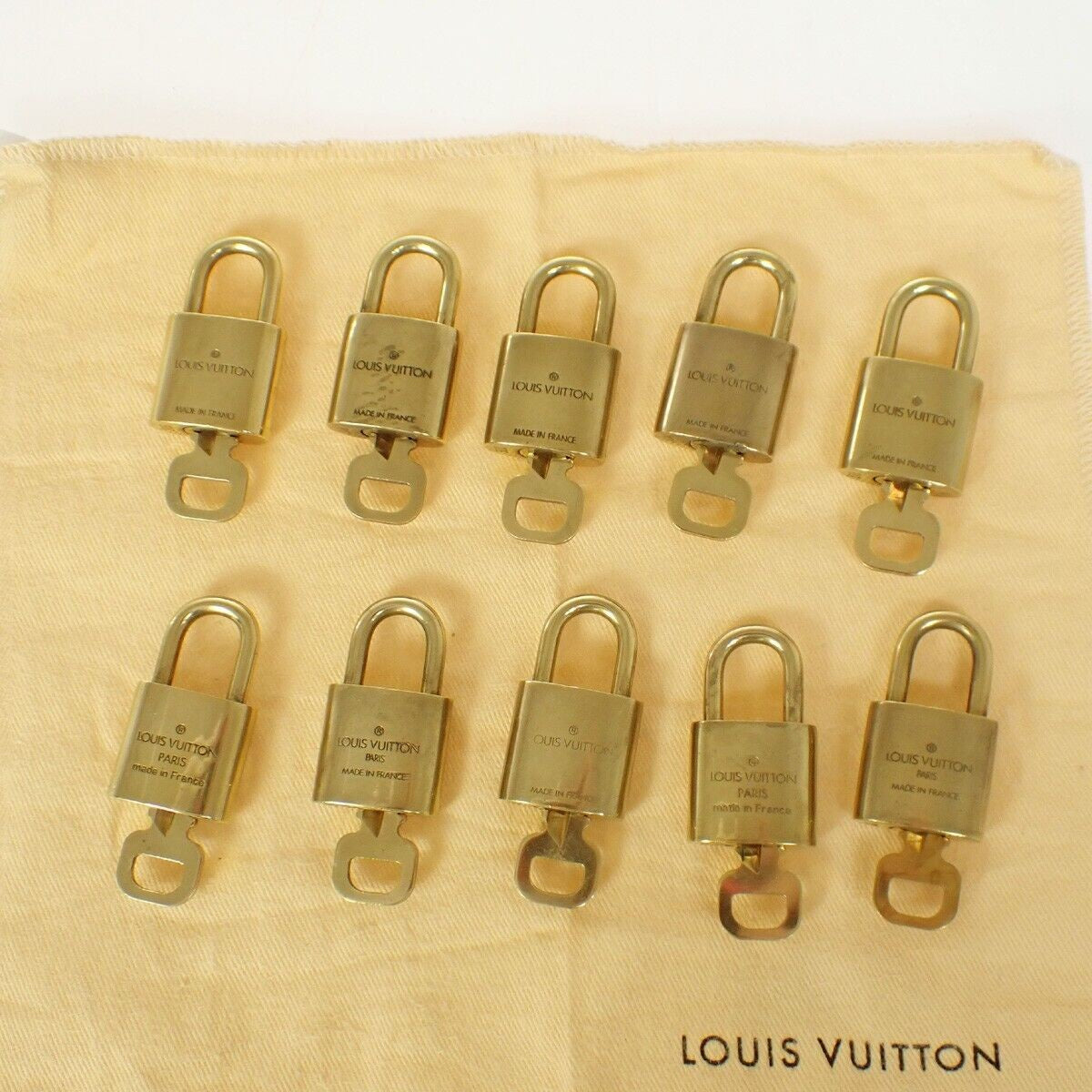 LOUIS VUITTON LV 10 SET PADLOCK KEY BAG CHARM CADENA GOLD PLATED FRANCE 33SH950