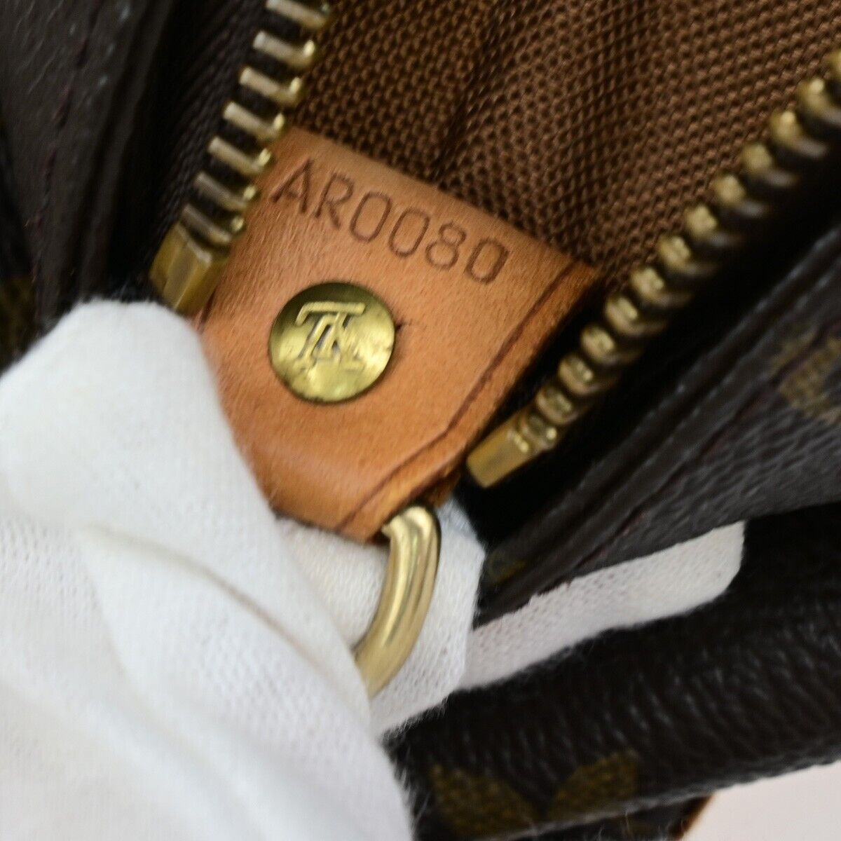 LOUIS VUITTON Cabas Mezzo Shoulder Bag Monogram Leather Brown M51151 32EC247