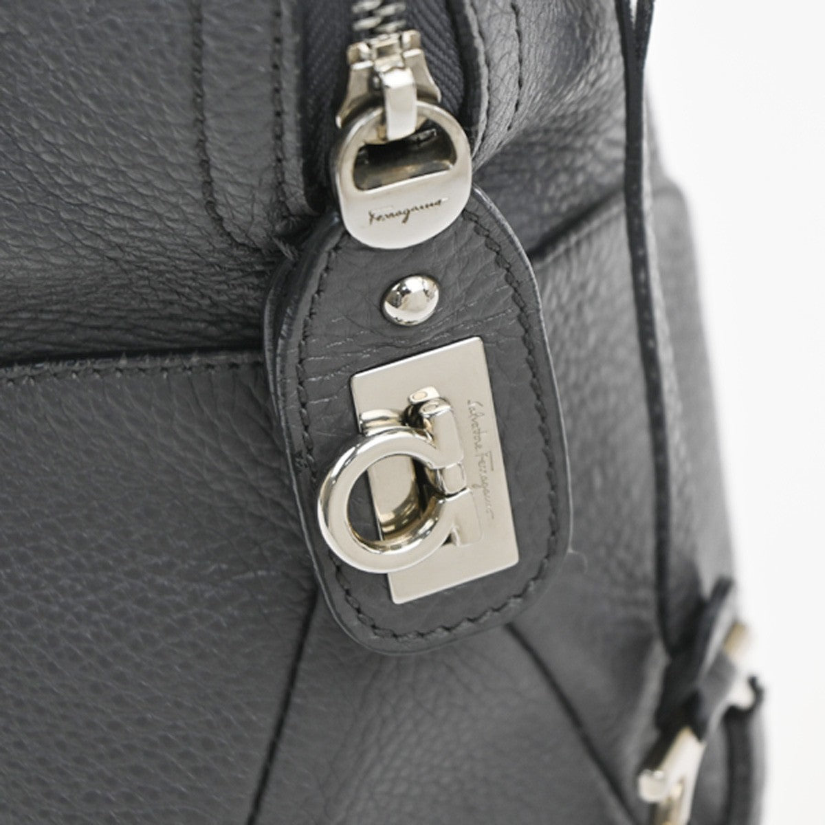 SALVATORE FERRAGAMO Logo Gancini Shoulder Hand Bag Leather Gray Italy 67KD031