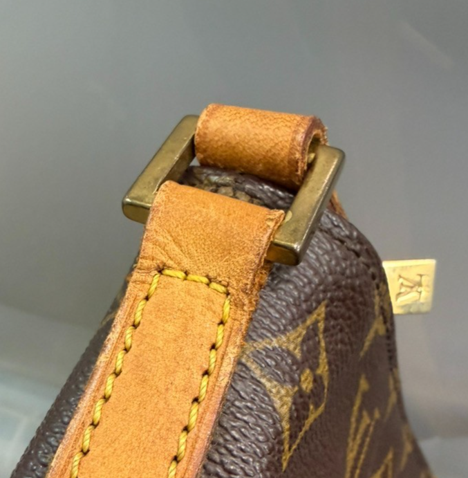 LOUIS VUITTON Logo Trotteur Shoulder Bag Monogram Leather Brown M51240 76YJ280