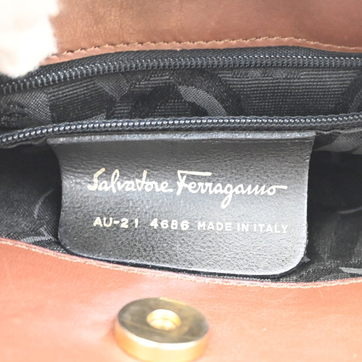 SALVATORE FERRAGAMO Vara Shoulder Bag Canvas Leather Brown GHW Italy 02KC523