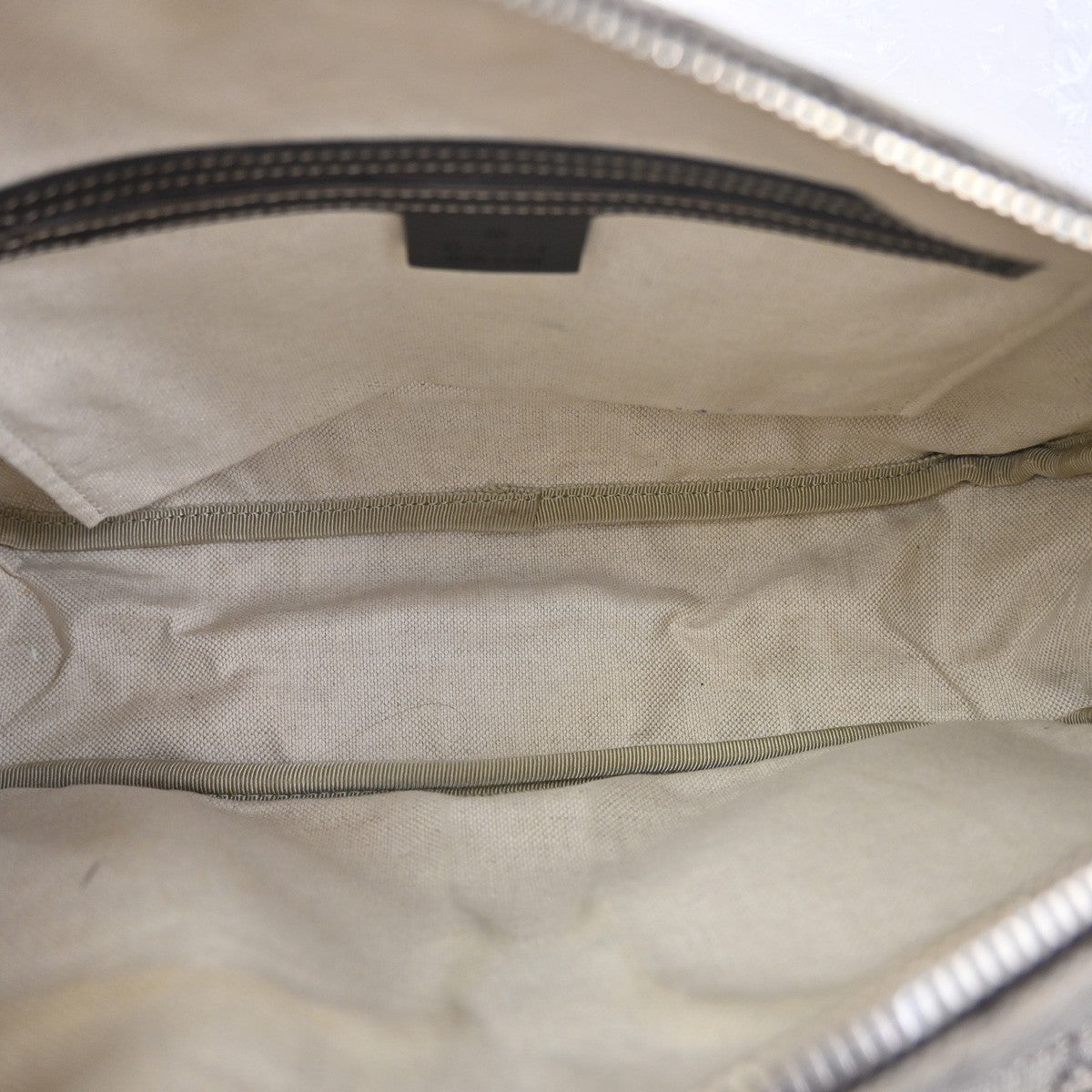 GUCCI GG Pattern Shoulder Messenger Bag Supreme Leather Brown GHW Italy 61KC909