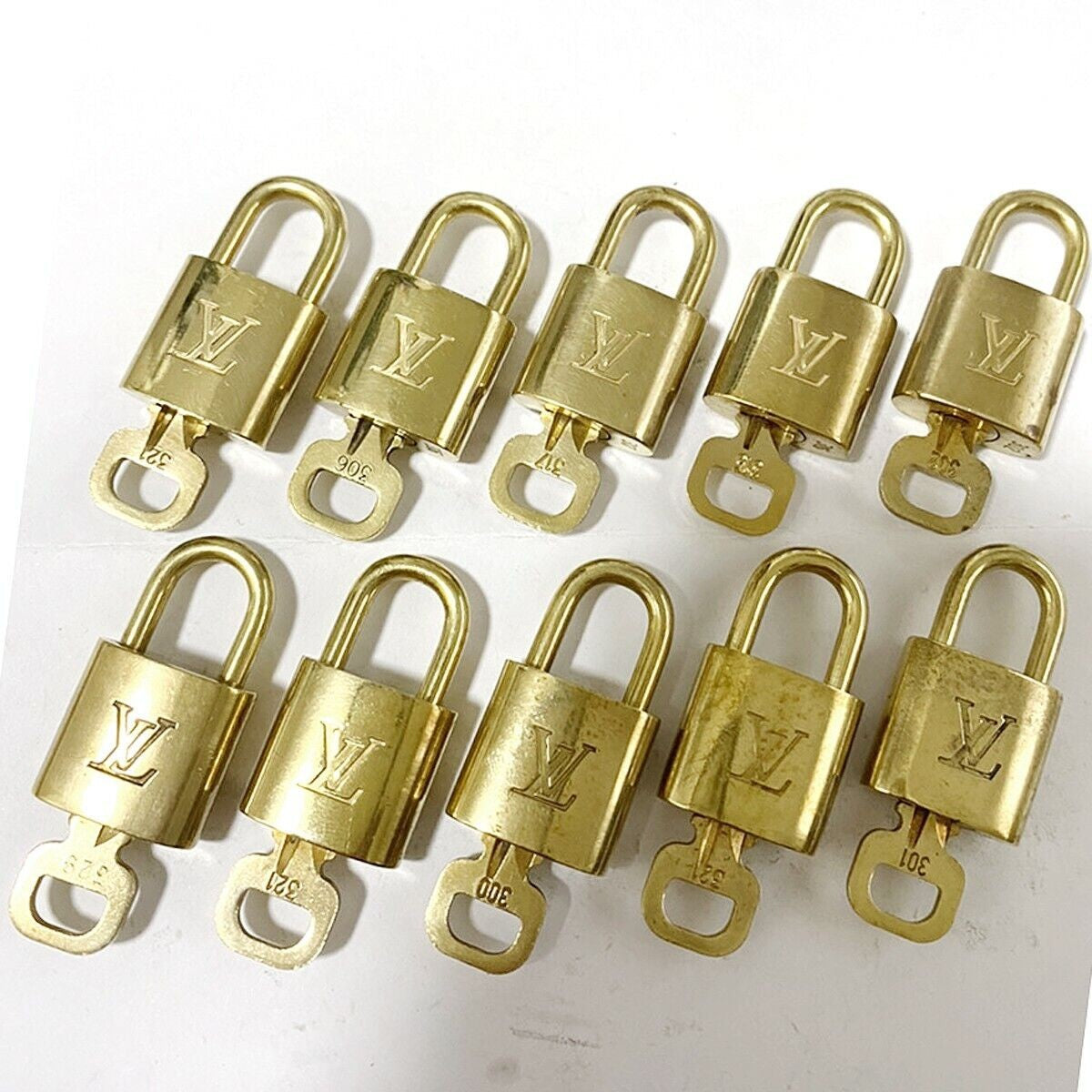 LOUIS VUITTON LV 10 SET PADLOCK KEY BAG CHARM CADENA GOLD-PLATED FRANCE 35MT008