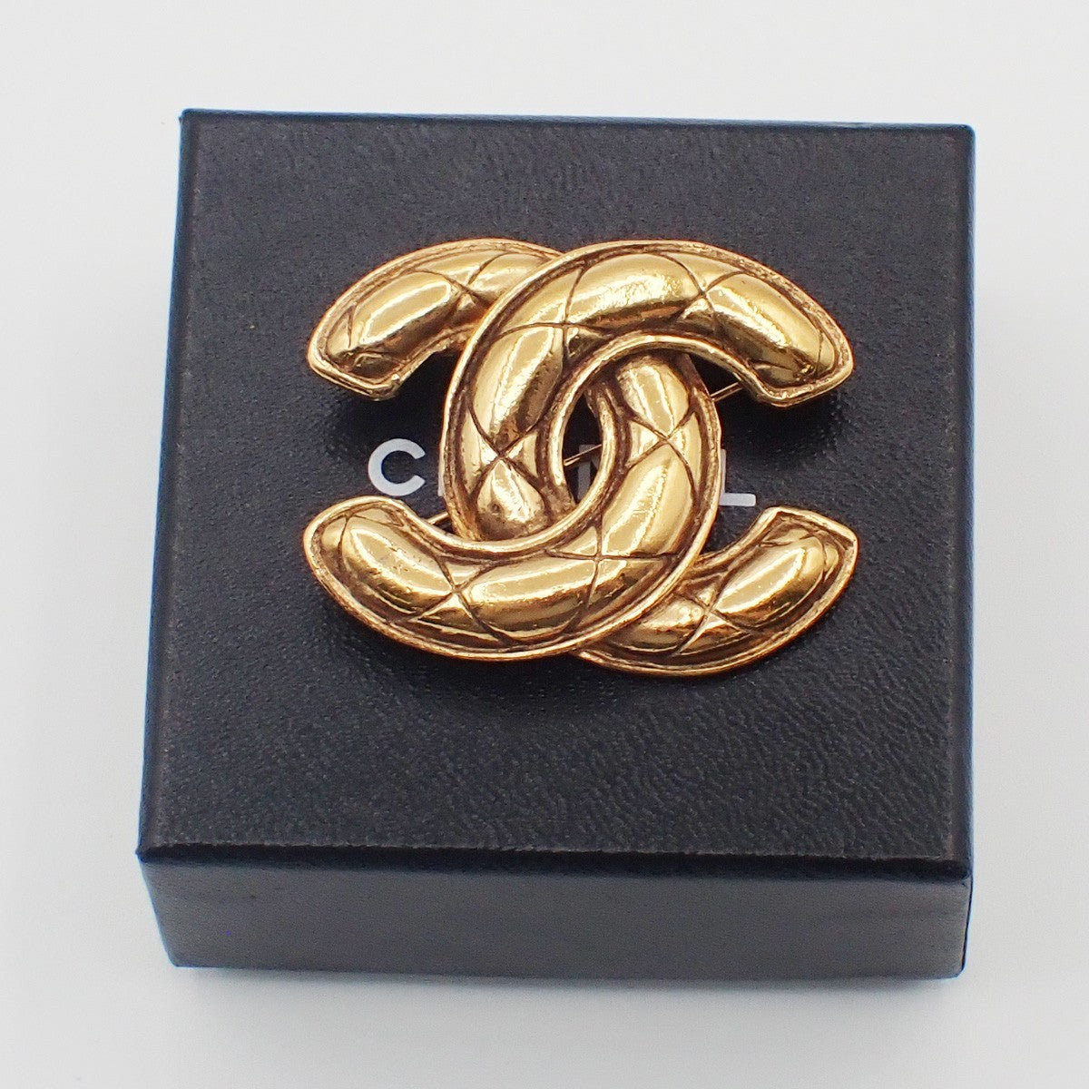 CHANEL CC Logo Matelasse Pin Brooch Gold GHW Accessory 84RL963