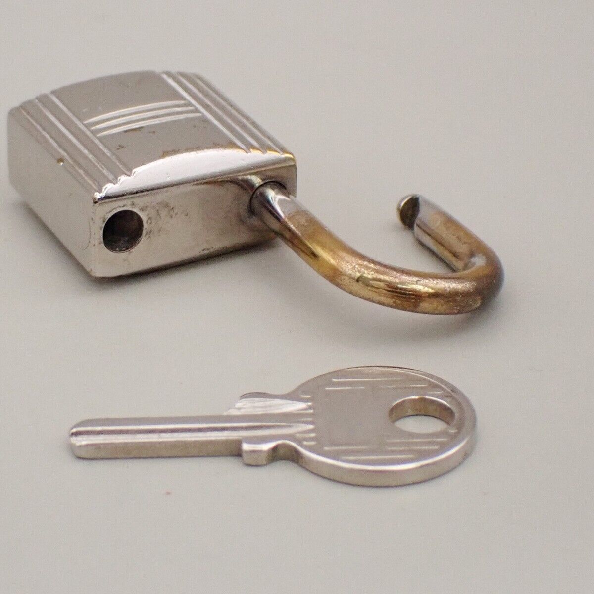 HERMES Logo 10 Set Padlock Key Bag Charm Cadena Silver-Plated Accessroy 35KA555