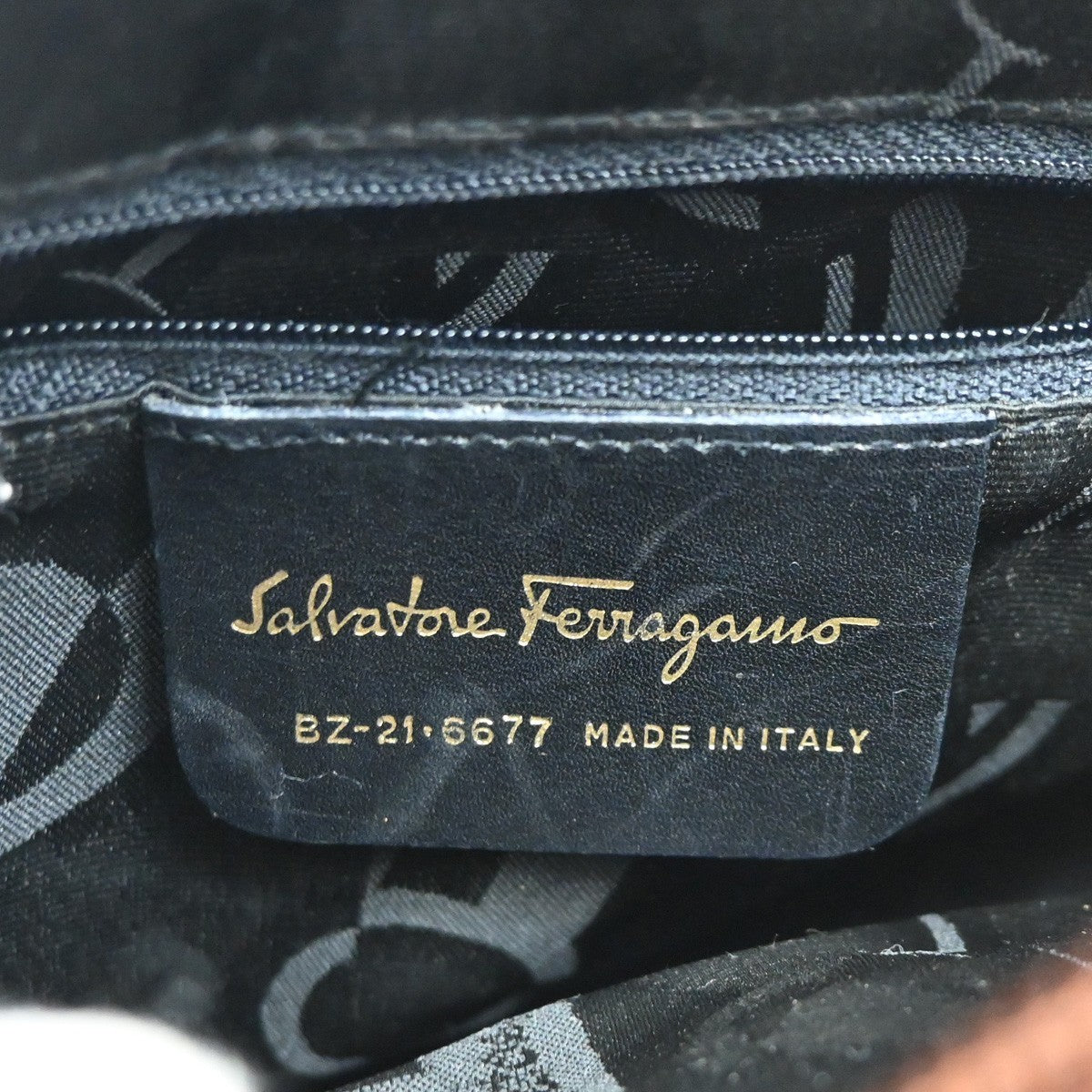 SALVATORE Ferragamo Vara Crossbody Shoulder Bag Embossing Leather Brown 67KP169