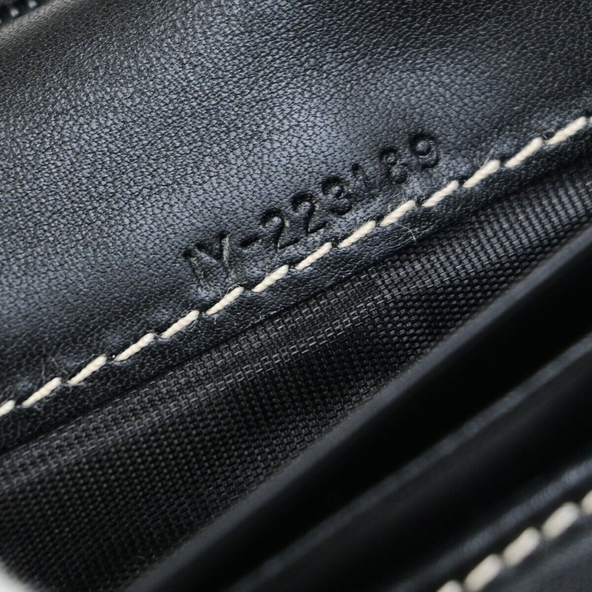 SALVATORE FERRAGAMO Logo Vara Bifold Long Walllet Leather Black Italy 01KA410