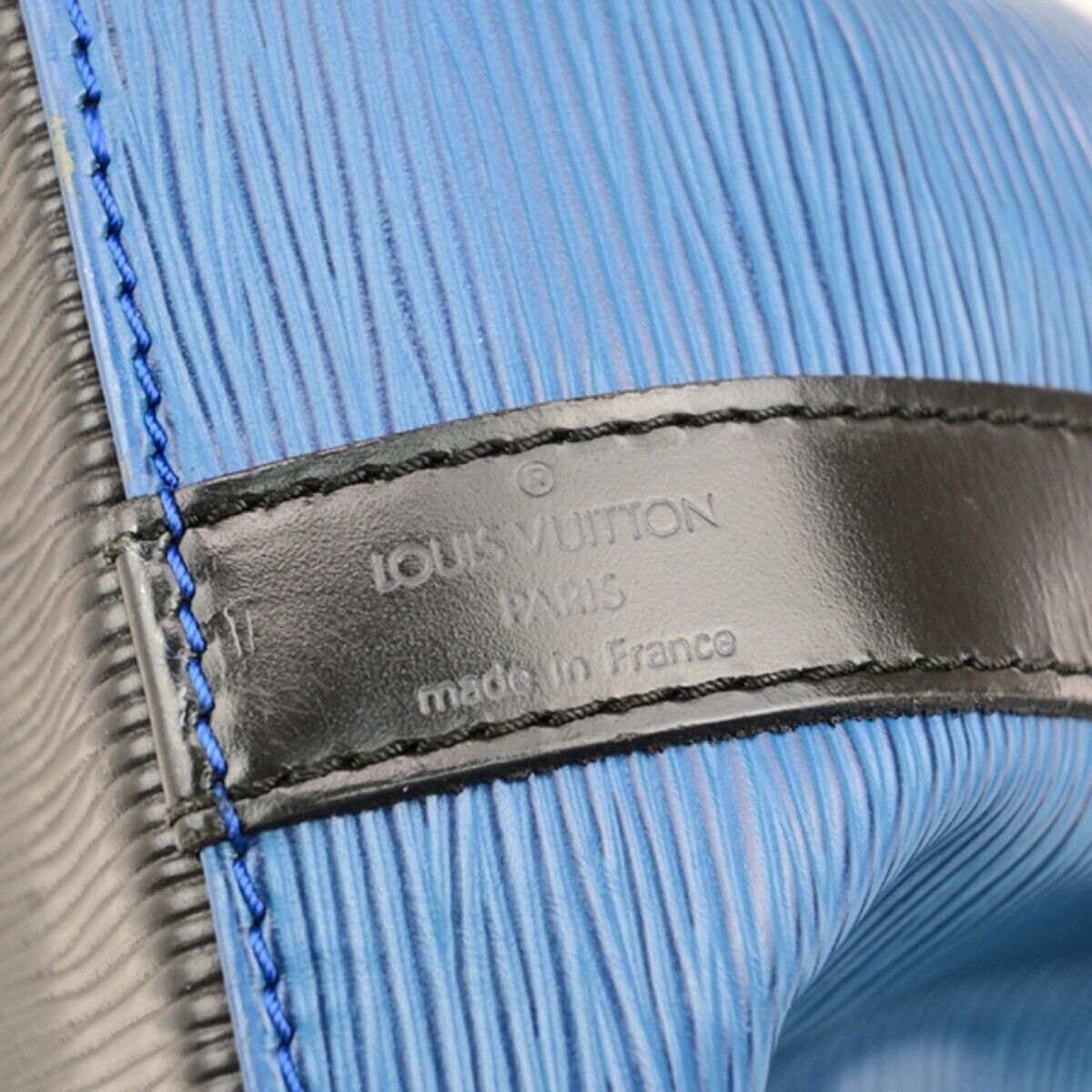 LOUIS VUITTON Petit Noe Bicolor Shoulder Bag Epi Leather Blue BK M44152 36EB411