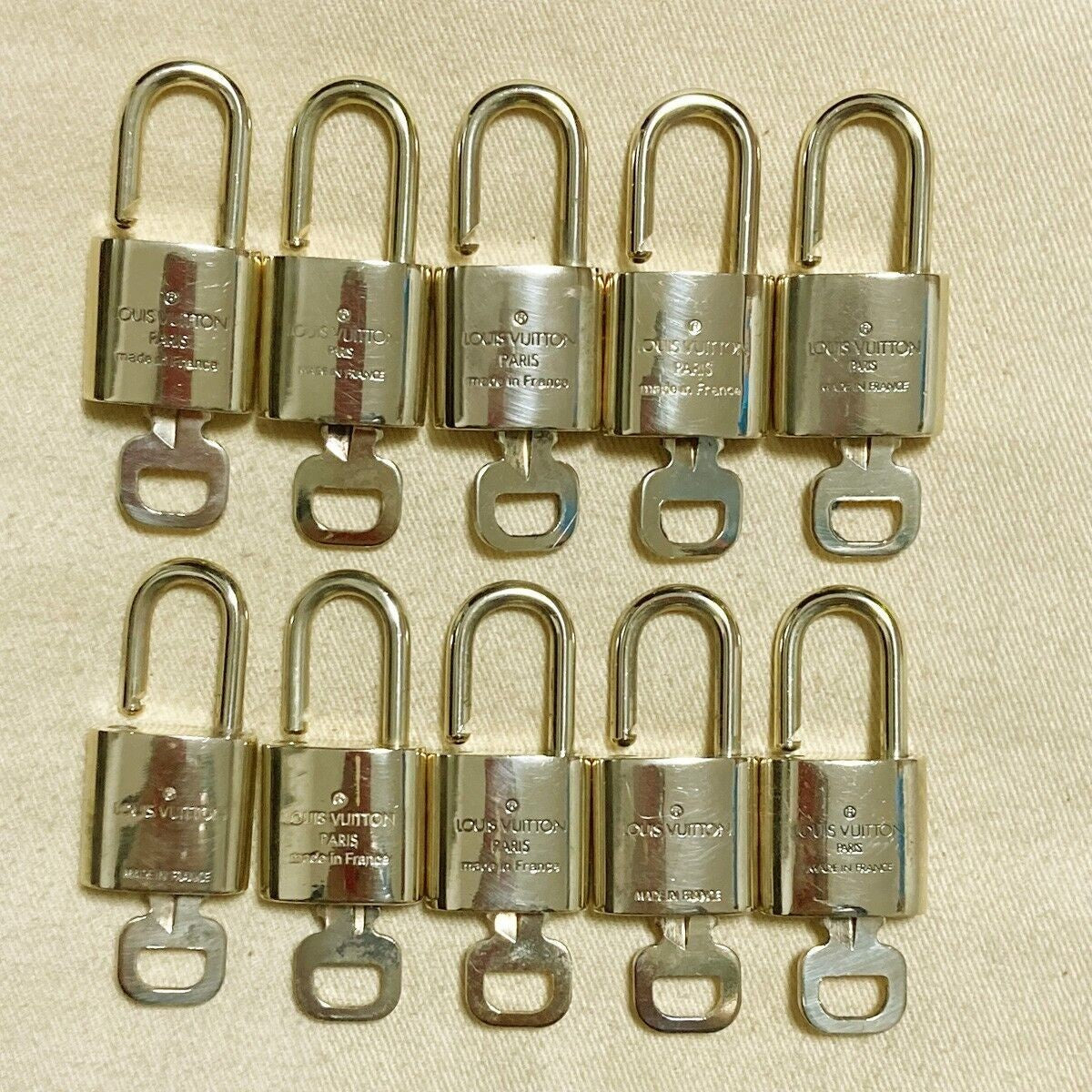 LOUIS VUITTON LV 10 SET PADLOCK KEY CHARM CADENA GOLD-PLATED FRANCE 33PDA175