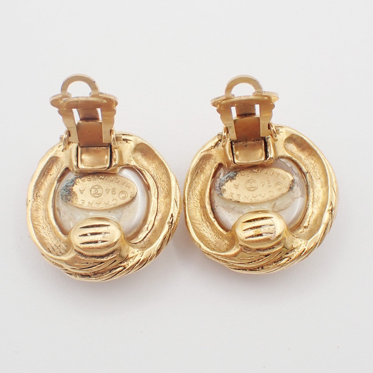 CHANEL CC Imitation pearl Round Button Earrings Clip-On 94A Gold VTG 62RQ024