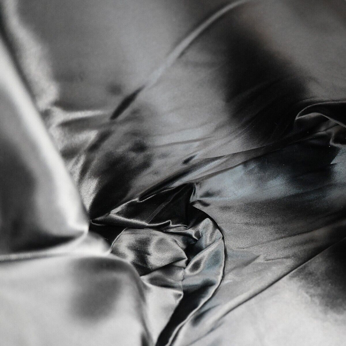 CHANEL CC Logo Chain Shoulder Tote Bag Caviar  Leather Black GHW Italy 683RJ715