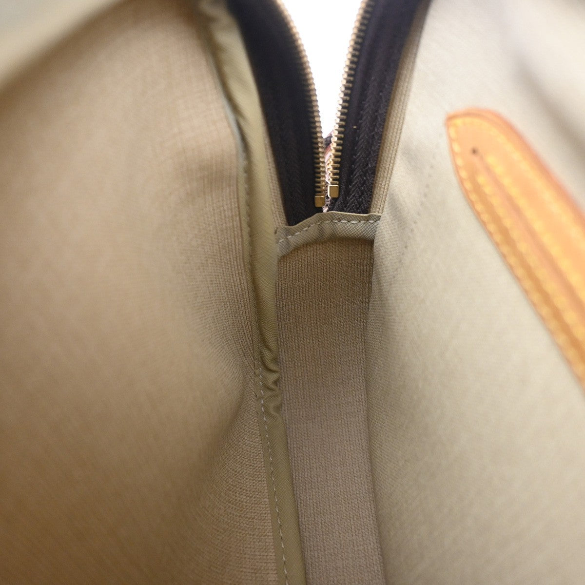 LOUIS VUITTON Reporter PM Crossbody Shoulder Bag Monogram Leather M45254 77YH995