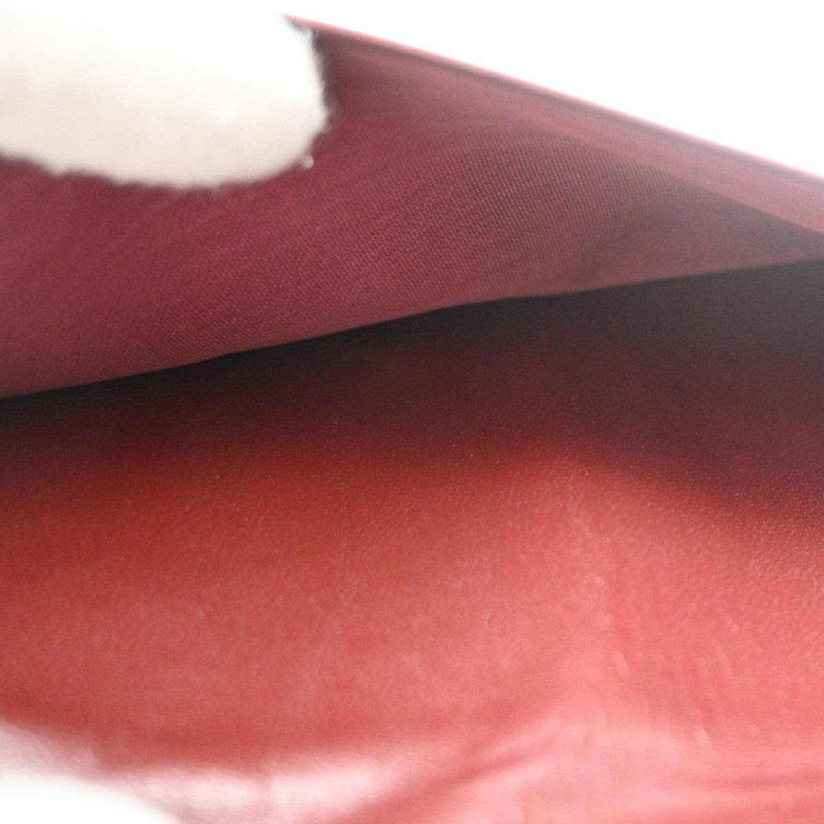 Must De Cartier 2C Logo Bifold Long Wallet Purse Leather Red Spain 08KD162