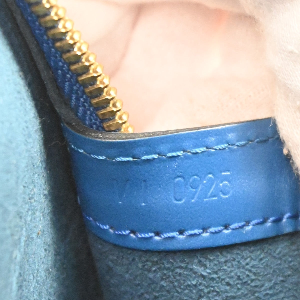 LOUIS VUITTON LV Lussac Shoulder Bag Epi Leather Blue France M52285 80MA281