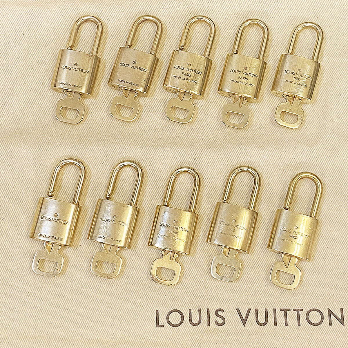 AUTHENTIC LOUIS VUITTON LV 10 SET PADLOCK KEY CHARM CADENA GOLD FRANCE 80BS965