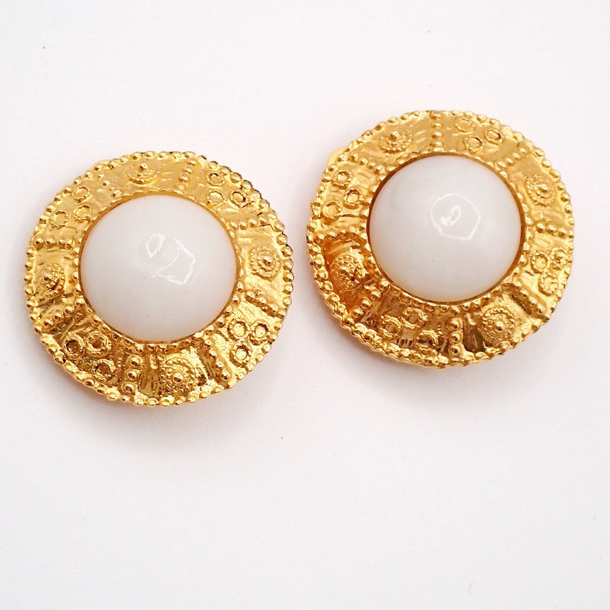 CHANEL Logo Round Immitation Pearl Earrings Clip-On Gold White France 30AA198