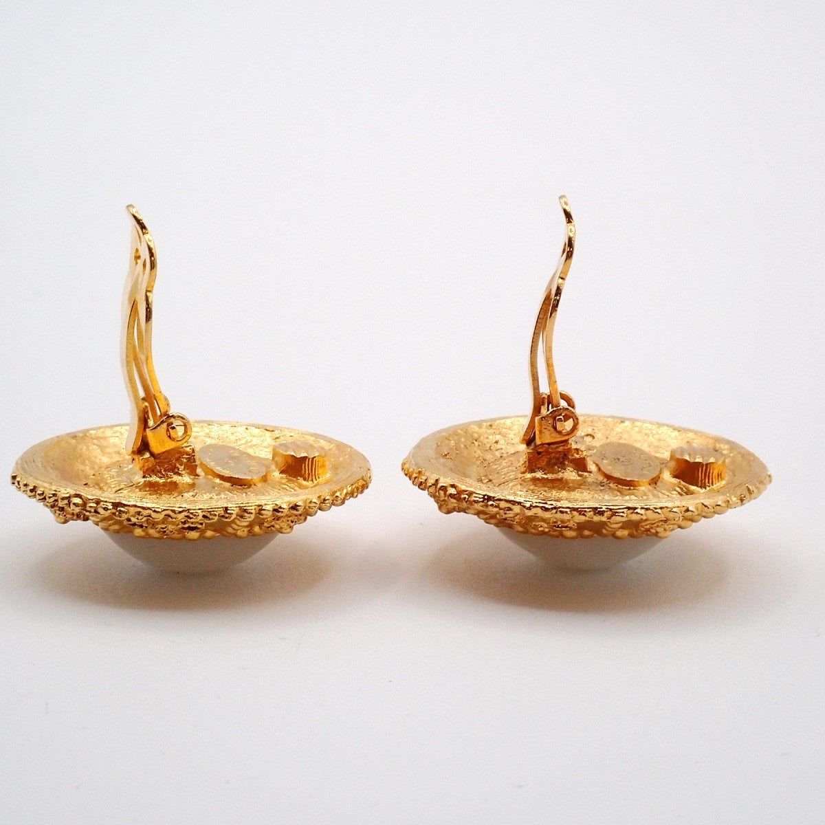 CHANEL Logo Round Immitation Pearl Earrings Clip-On Gold White France 30AA198