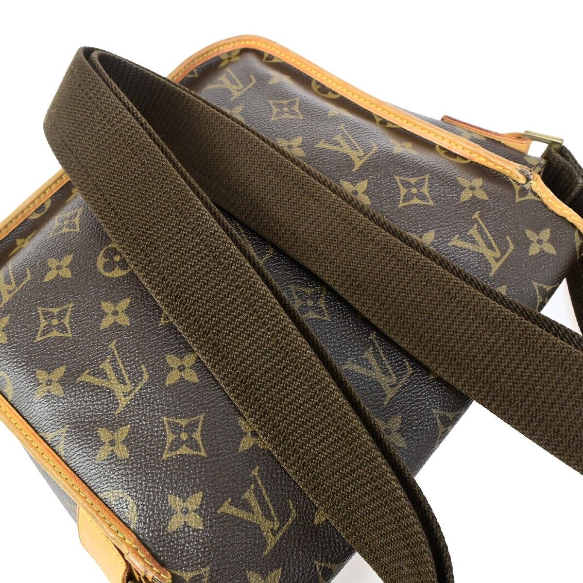 LOUIS VUITTON Messenger Bosphore PM Shoulder Bag Monogram Leather M40106 83HC048