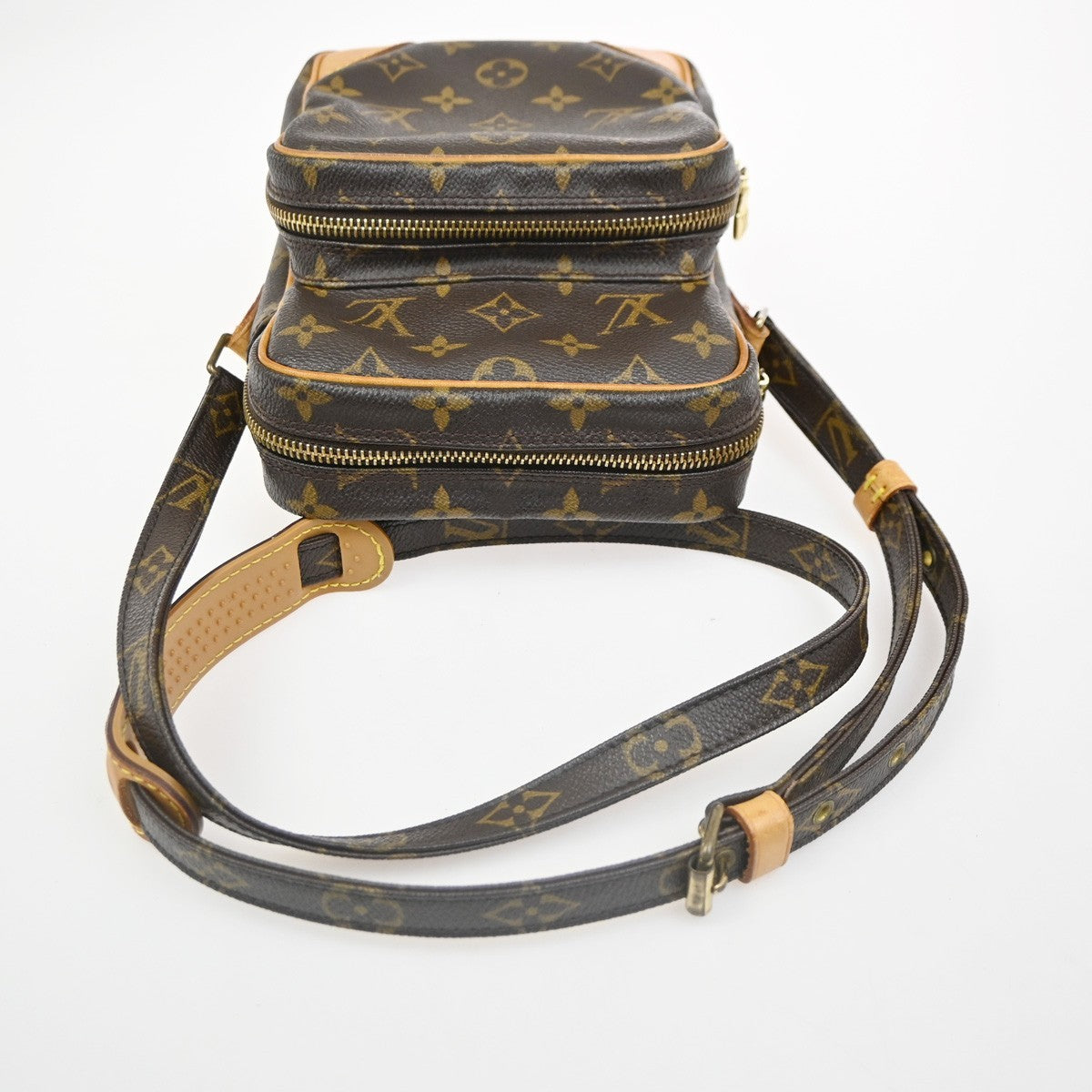 LOUIS VUITTON Amazon Crossbody Shoulder Bag Monogram Leather BN M45236 86CA743