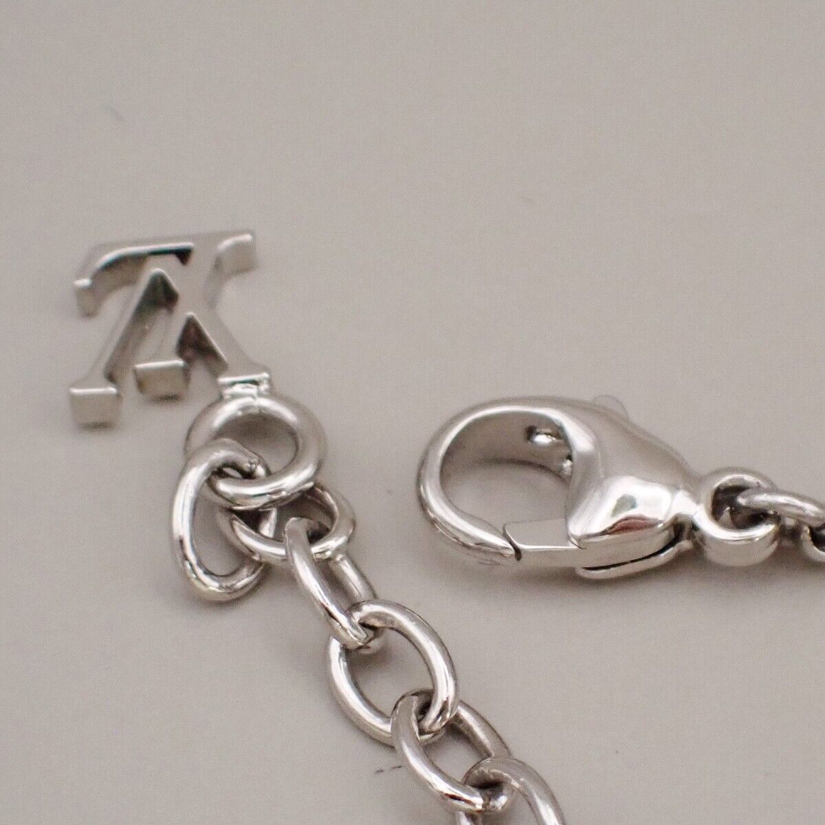 LOUIS VUITTON Chain Bracelet Imitation Pearl Silver Accessory M0996A 75RK008