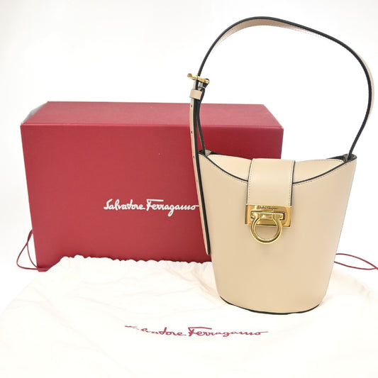 Salvatore Ferragamo Logo Gancini Shoulder Hand Bag Leather Beige Italy 19RL934