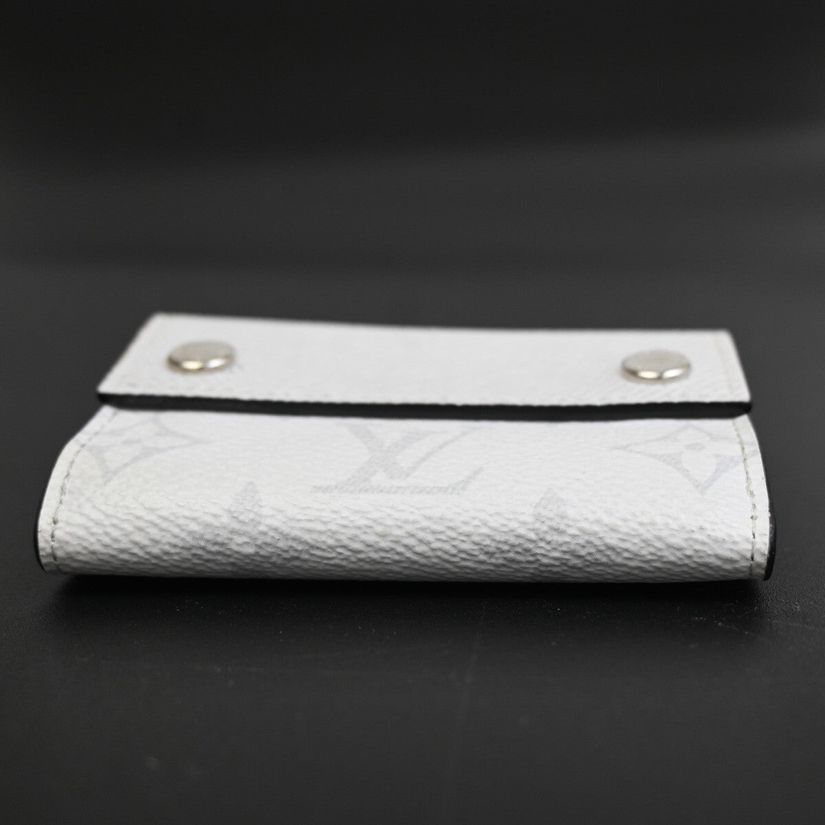 LOUIS VUITTON Discovery Compact Trifold Wallet Taigarama Leather M67621 35FB565