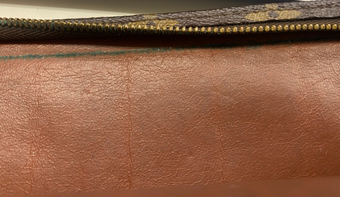 LOUIS VUITTON Poche Toilette 26 Clutch Hand Bag Monogram Leather M47542 02ZA026