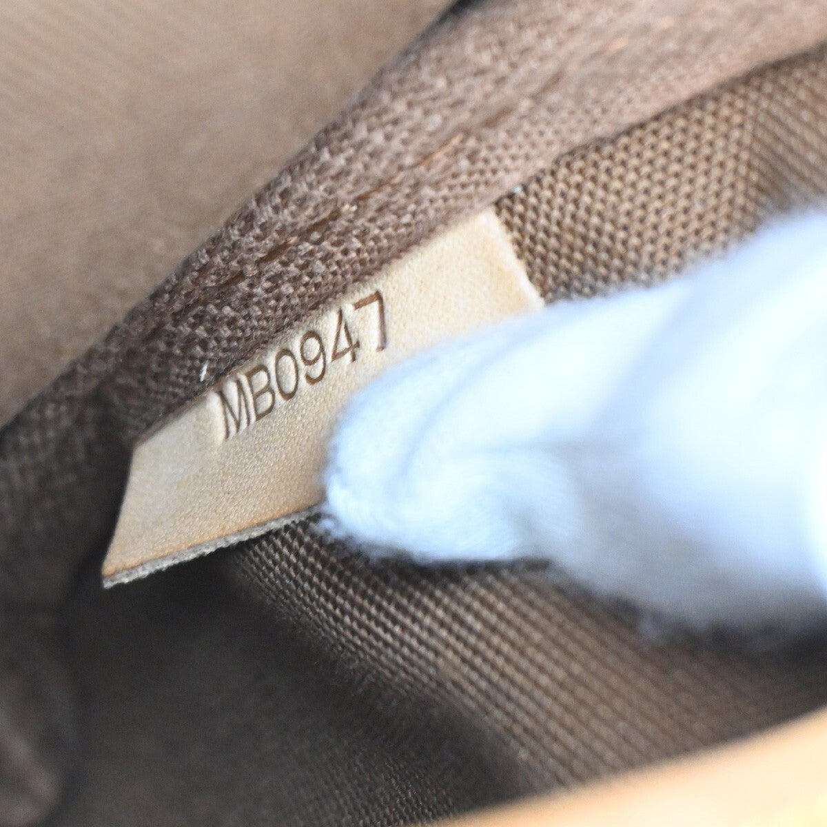 LOUIS VUITTON Logo Saumur 30 Shoulder Bag Monogram Leather Brown M42256 16EE245