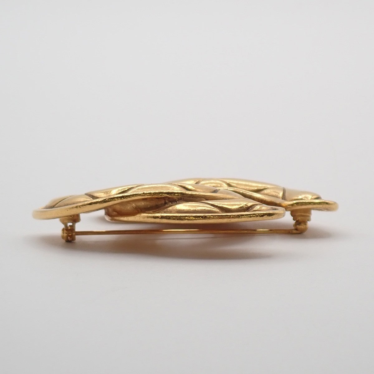 CHANEL CC Logo Matelasse Pin Brooch Gold-Plated France Accessory 98RF846