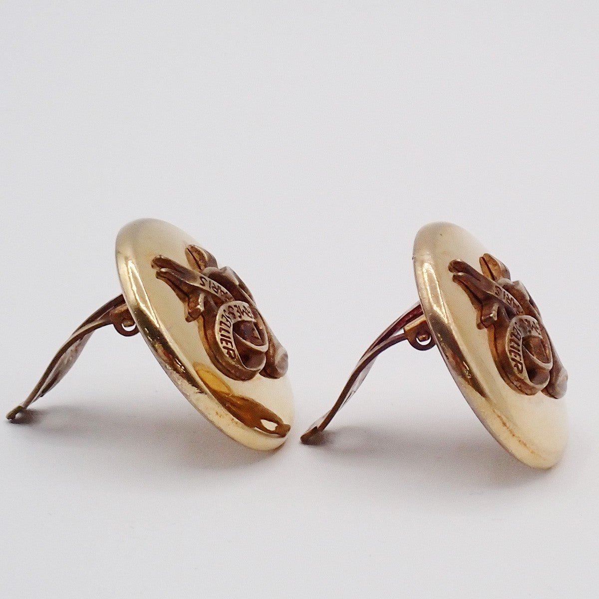 HERMES Logo Horn Sellier Trumpet and Ribbon Motif Earrings Clip-On Gold 01YH840