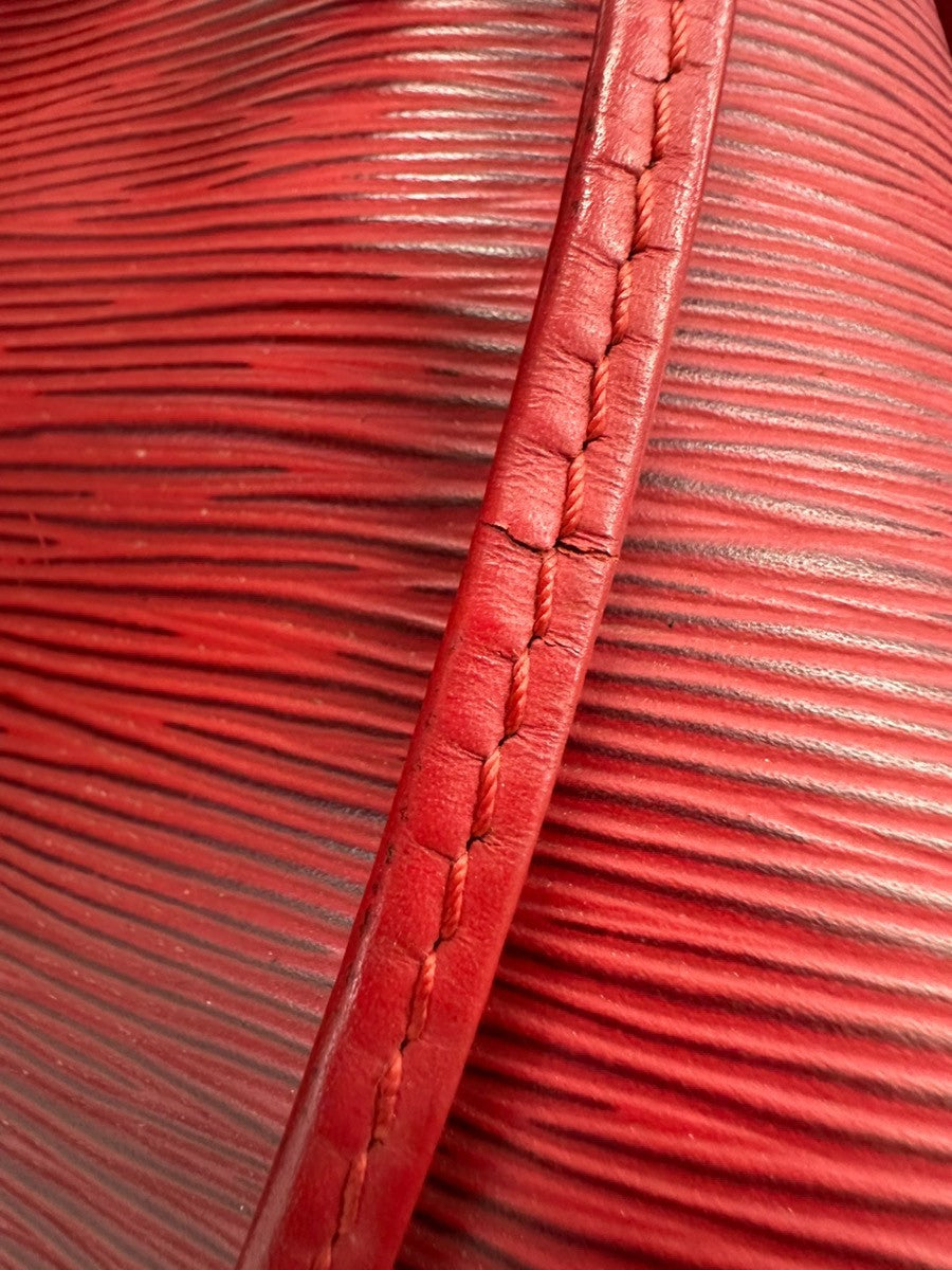 LOUIS VUITTON Petit Noe Drawstring Shoulder Bag Epi Leather Red M44107 82CA882