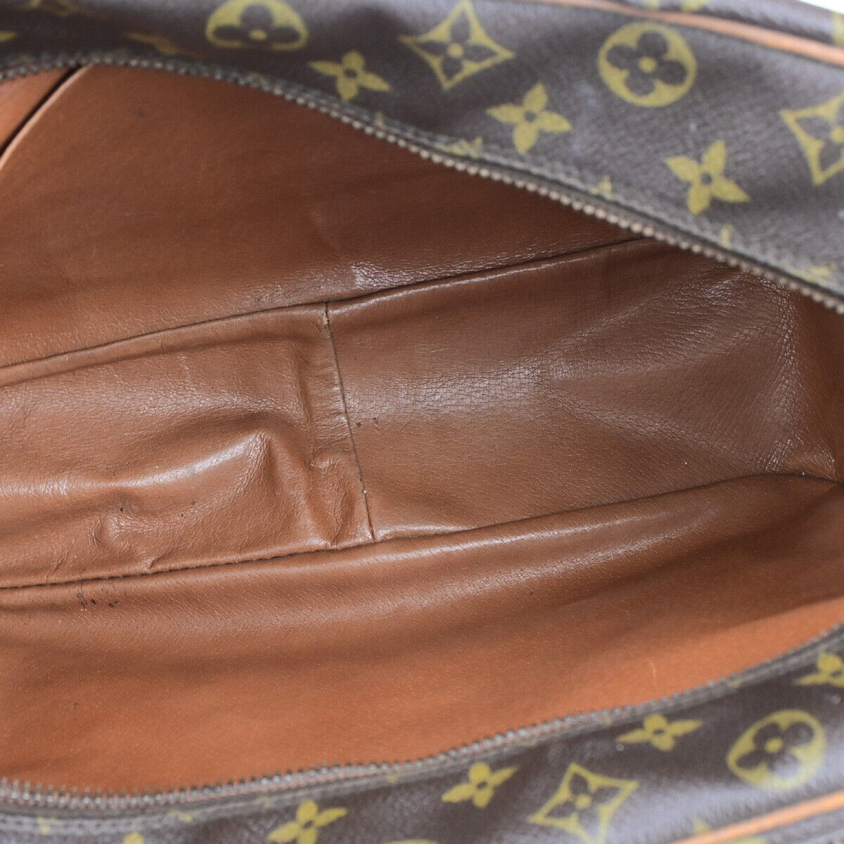 LOUIS VUITTON Nile GM Crossbody Shoulder Bag Monogram Leather BN M45242 60SJ517