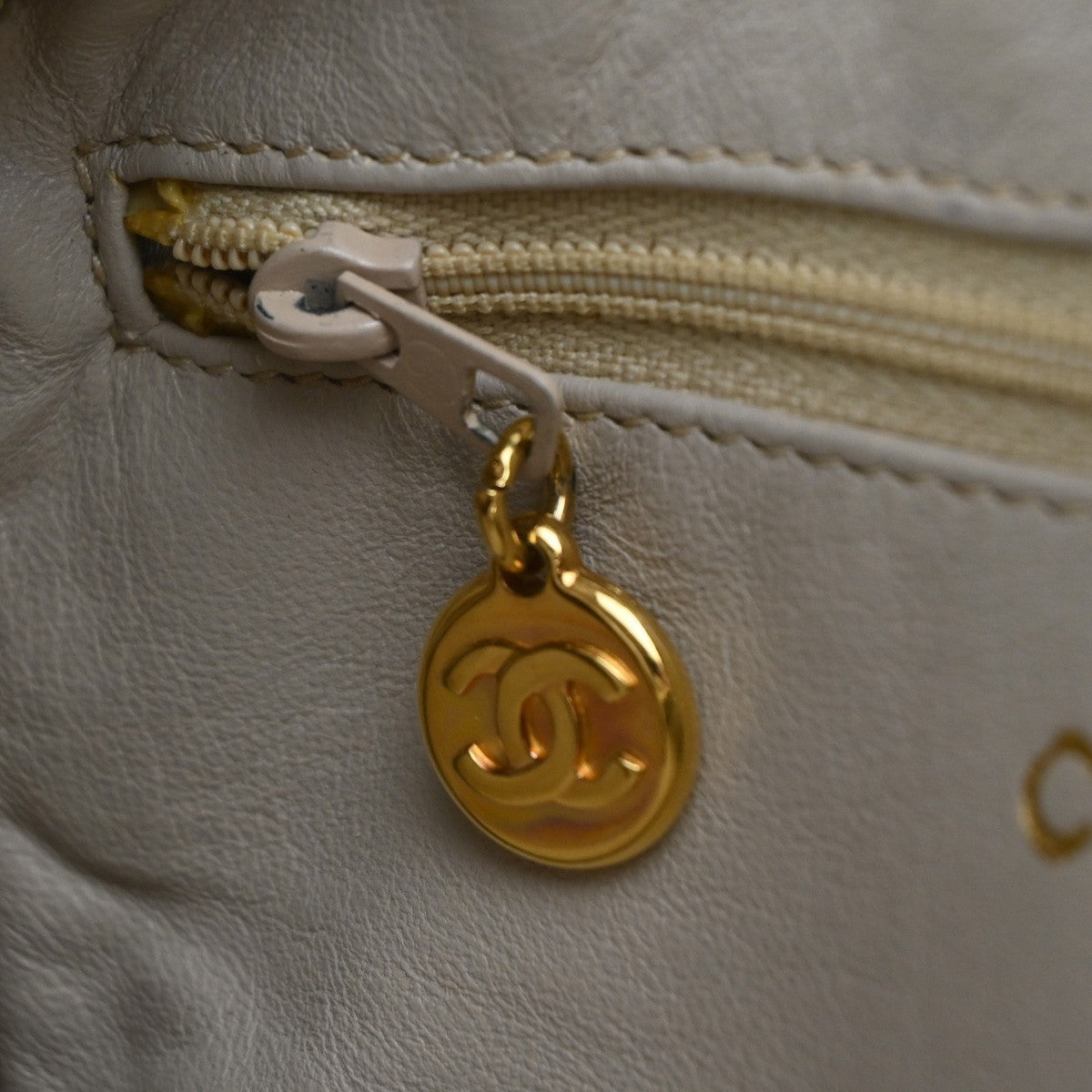 CHANEL CC Matelasse Chain Mini Shoulder Bag Leather White GHW Vintage 59RP109