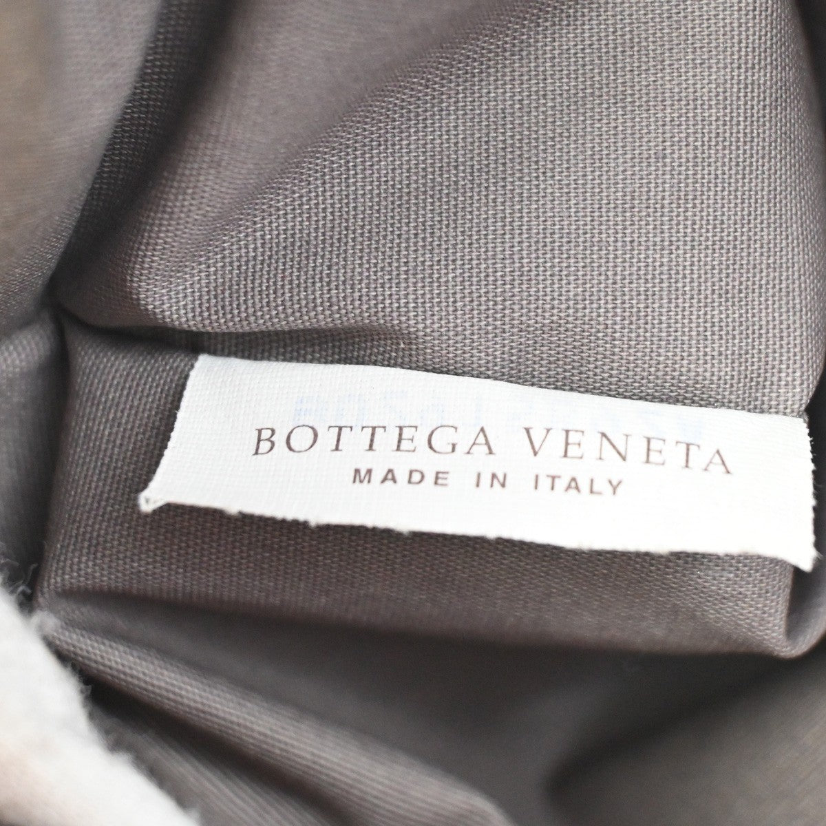 BOTTEGA VENETA Intrecciato Logo Messenger Crossbody Bag Leather Red 79ZA123