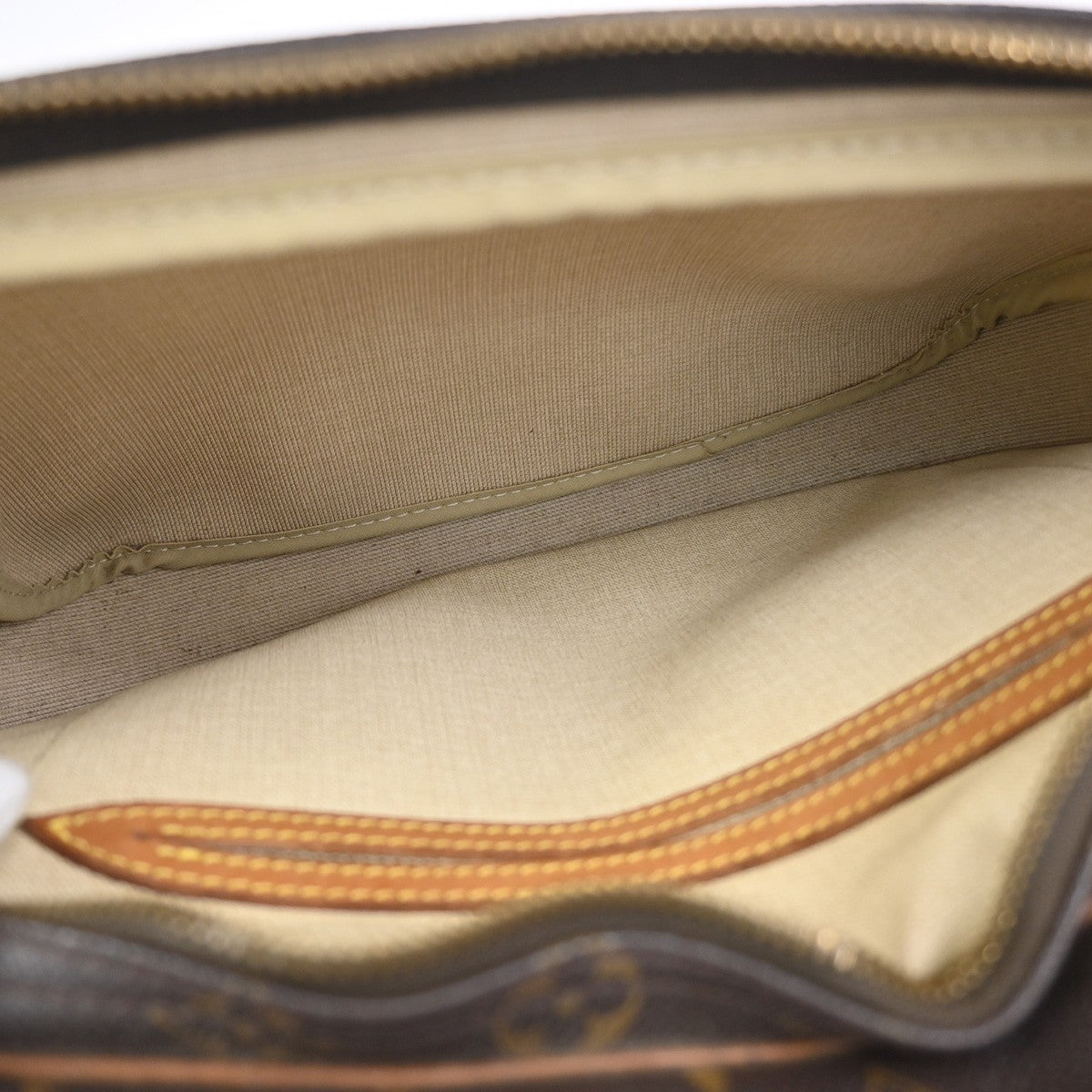 LOUIS VUITTON Reporter PM Crossbody Shoulder Bag Monogram Leather M45254 88YJ025
