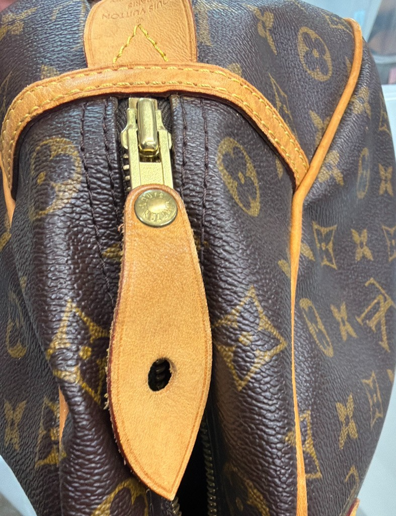 LOUIS VUITTON Montorgueil GM Shoulder Bag Monogram Leather Brown M95566 58YJ266
