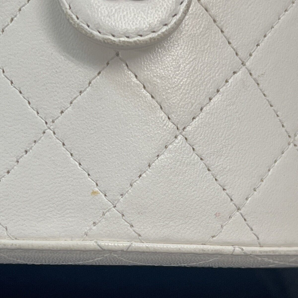 CHANEL CC Logo chain Shoulder Vanity Bag Matelasse Leather White GHW 645RF147