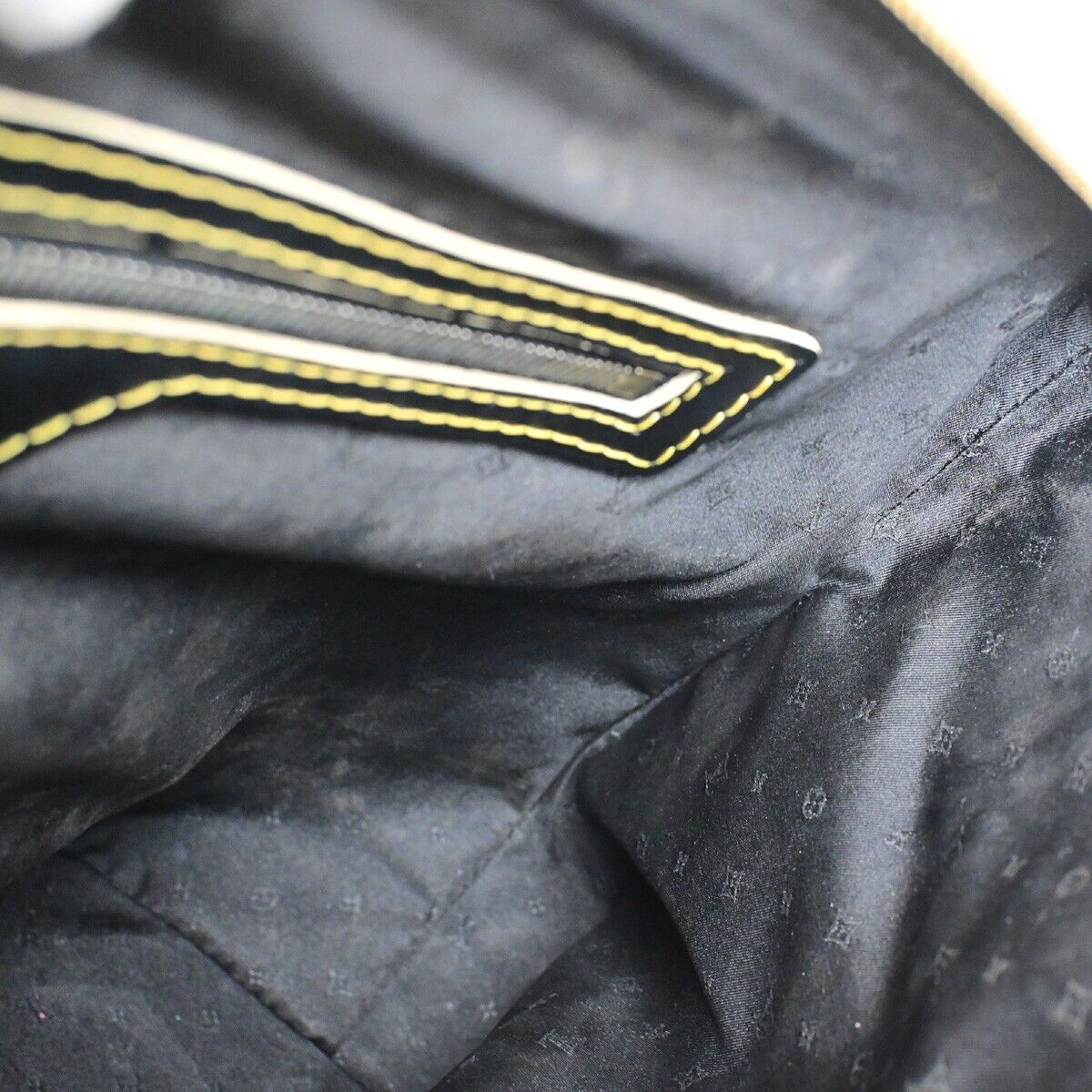 LOUIS VUITTON LV Logo Lockit PM Hand Bag Suhali Leather Black GHW M91888 48KA405